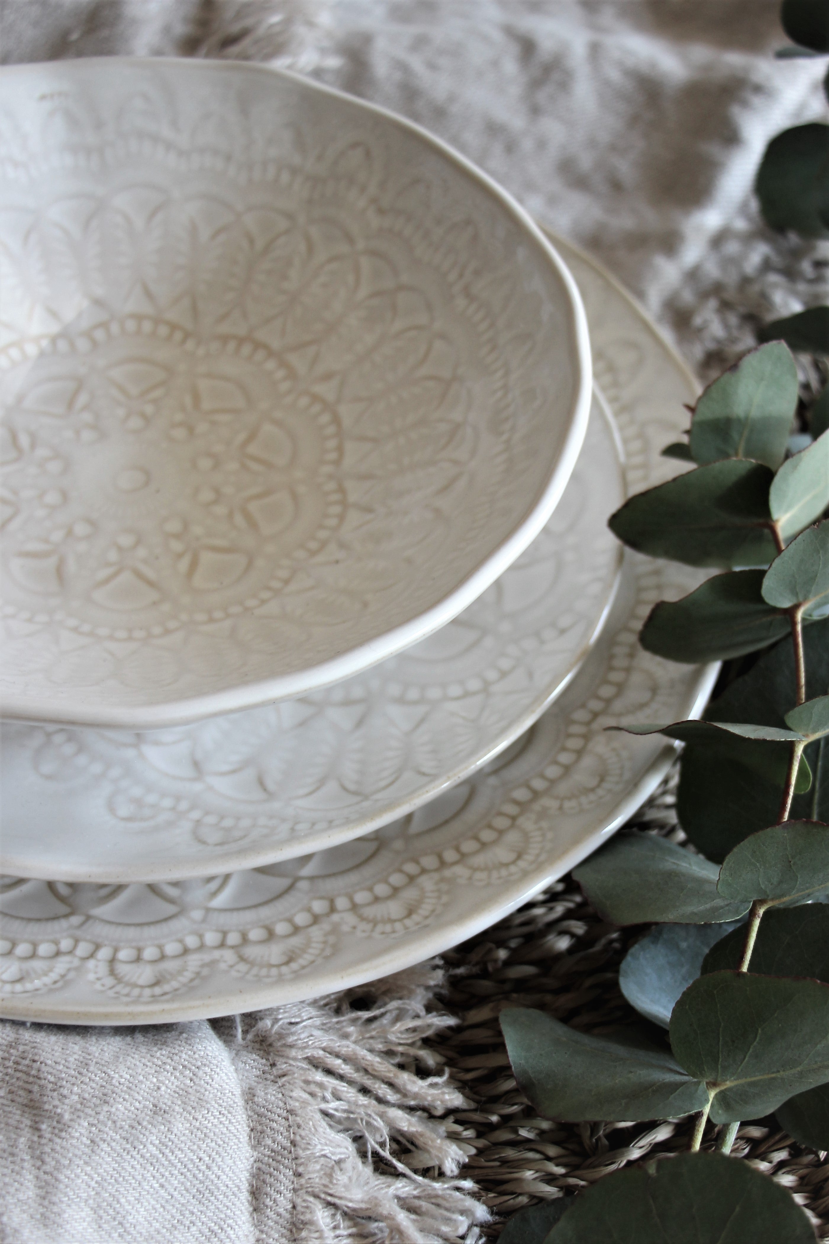 Happiness Teller, Weiss