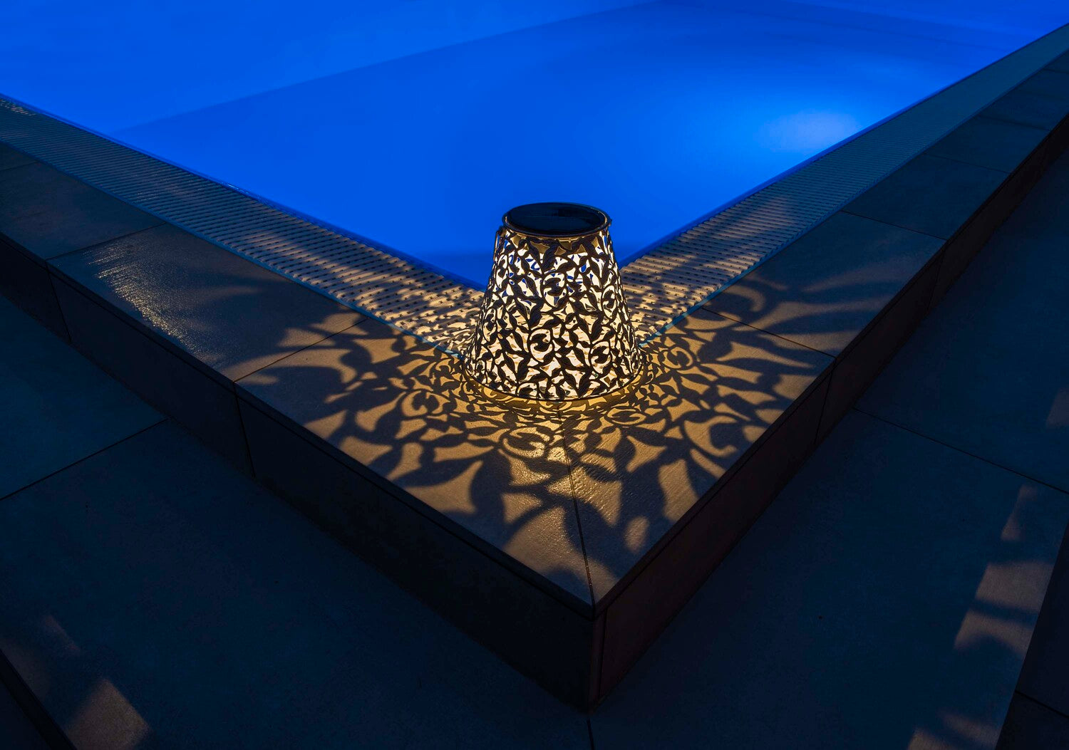 Solar Antic Laterne Rosen Konisch