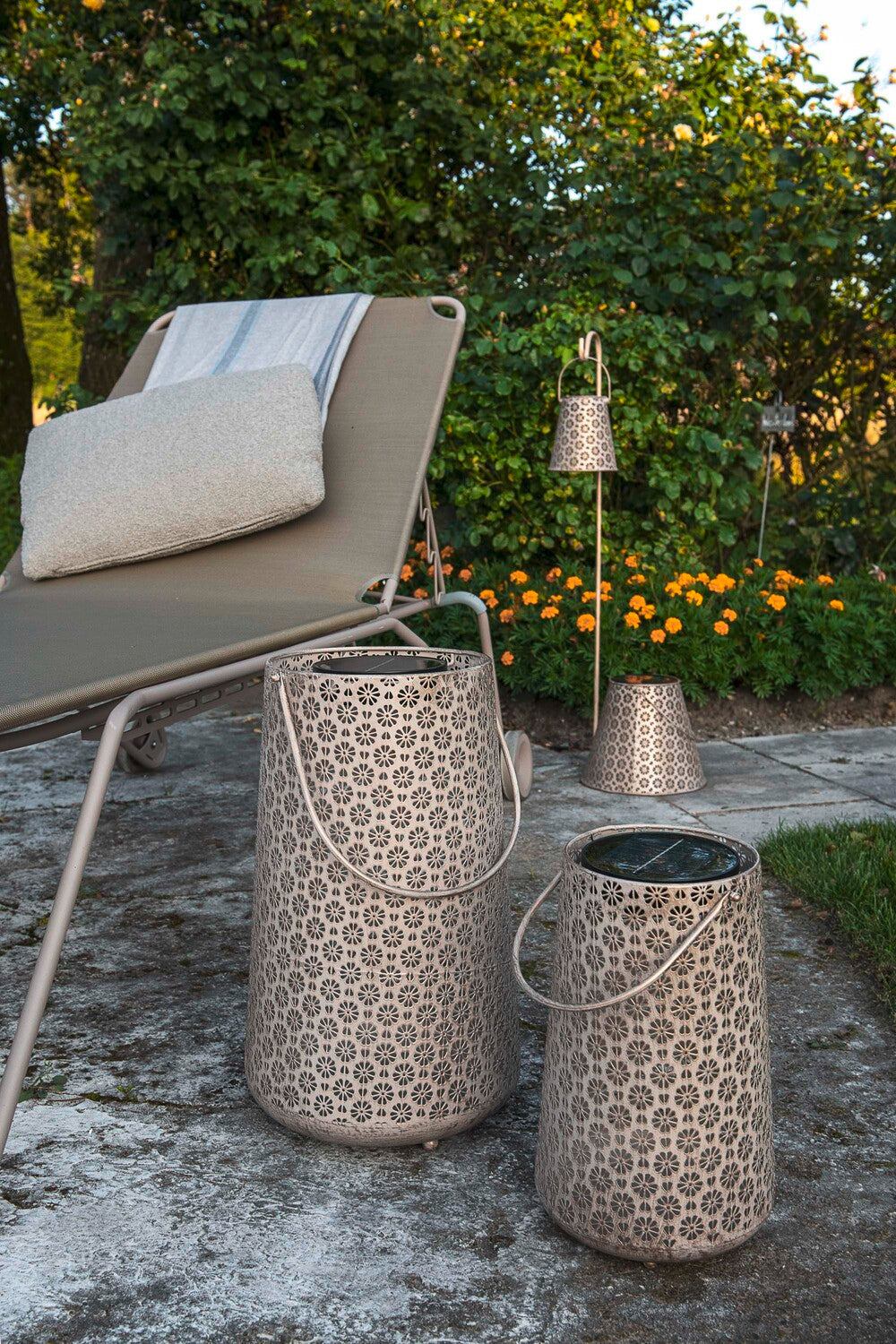 Solar Antic Latern Blümchen