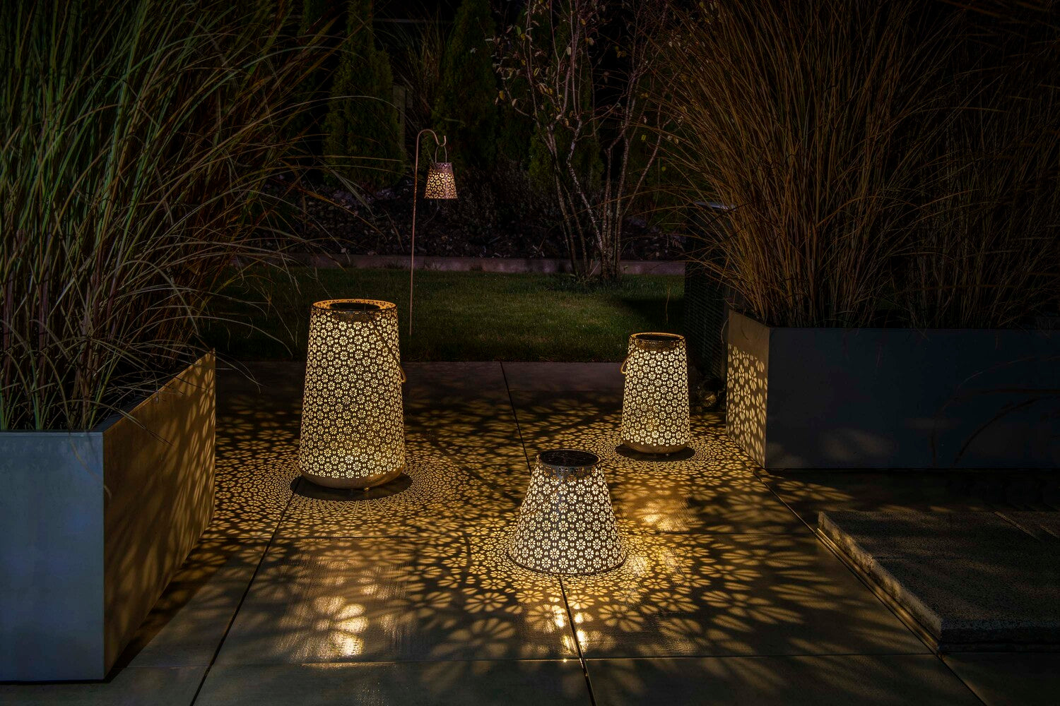 Solar Antic Latern Blümchen