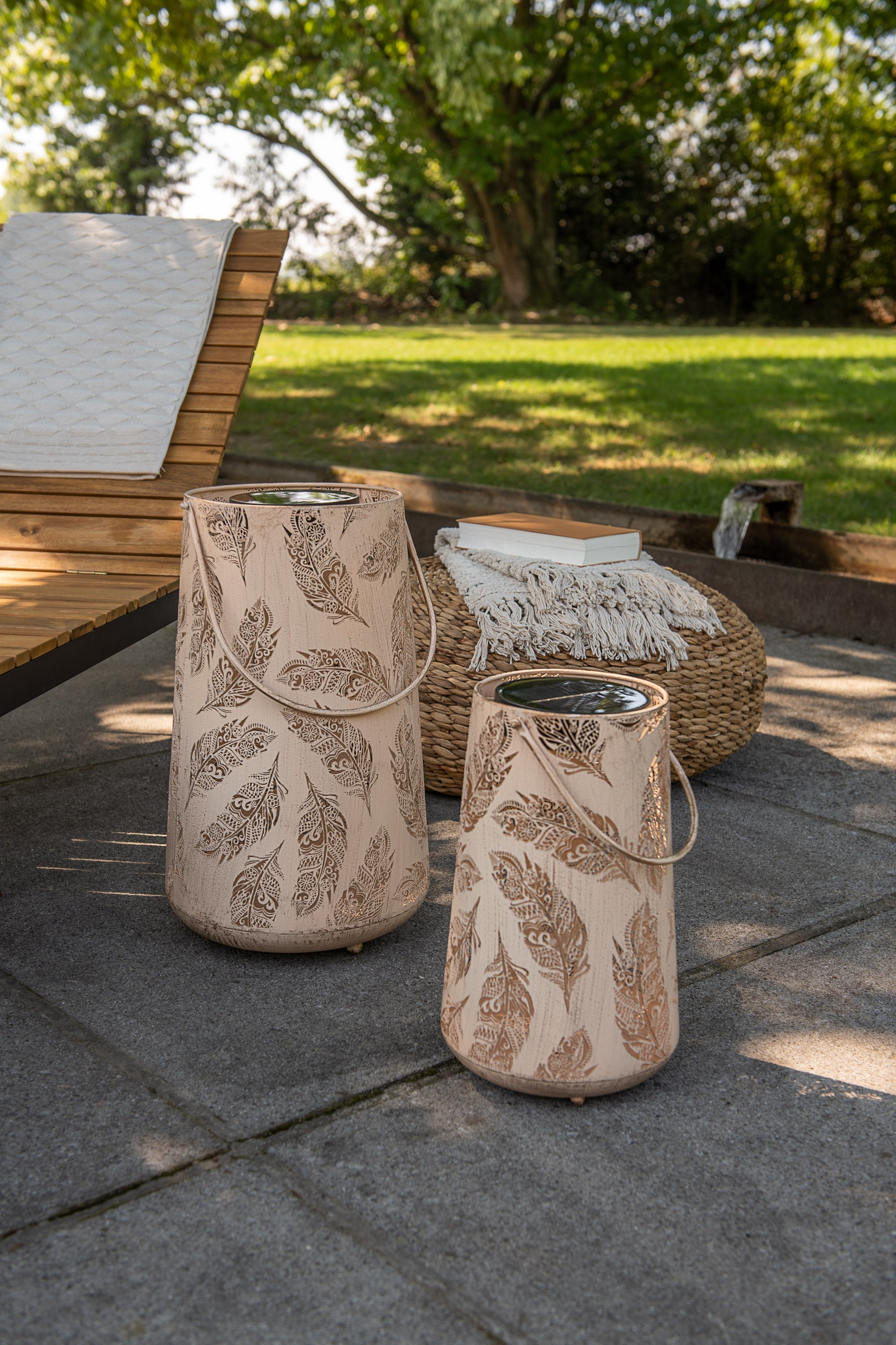 Solar Antic Latern Feder