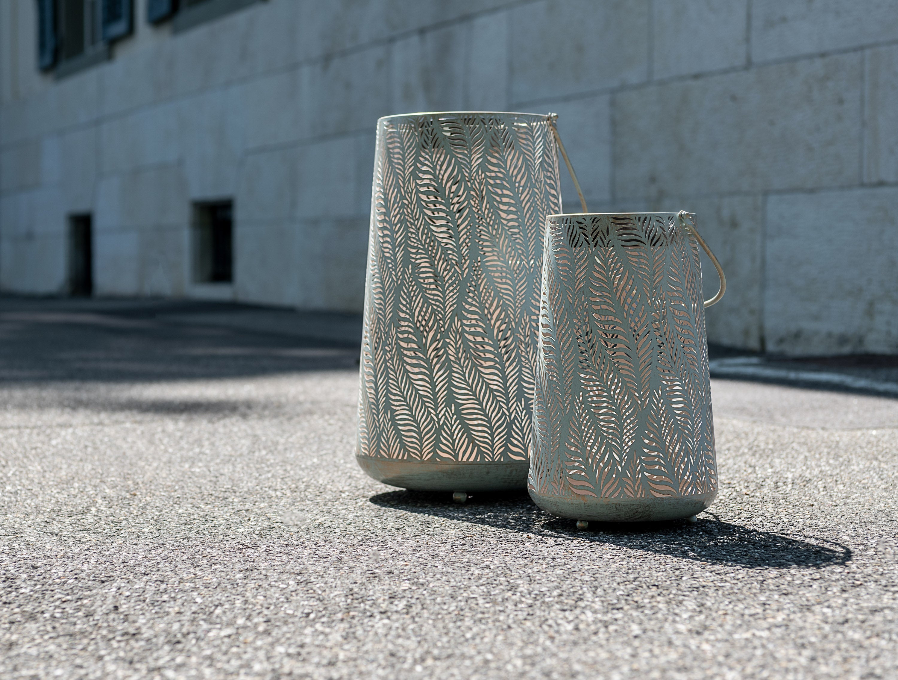 Solar Antic Latern Lara