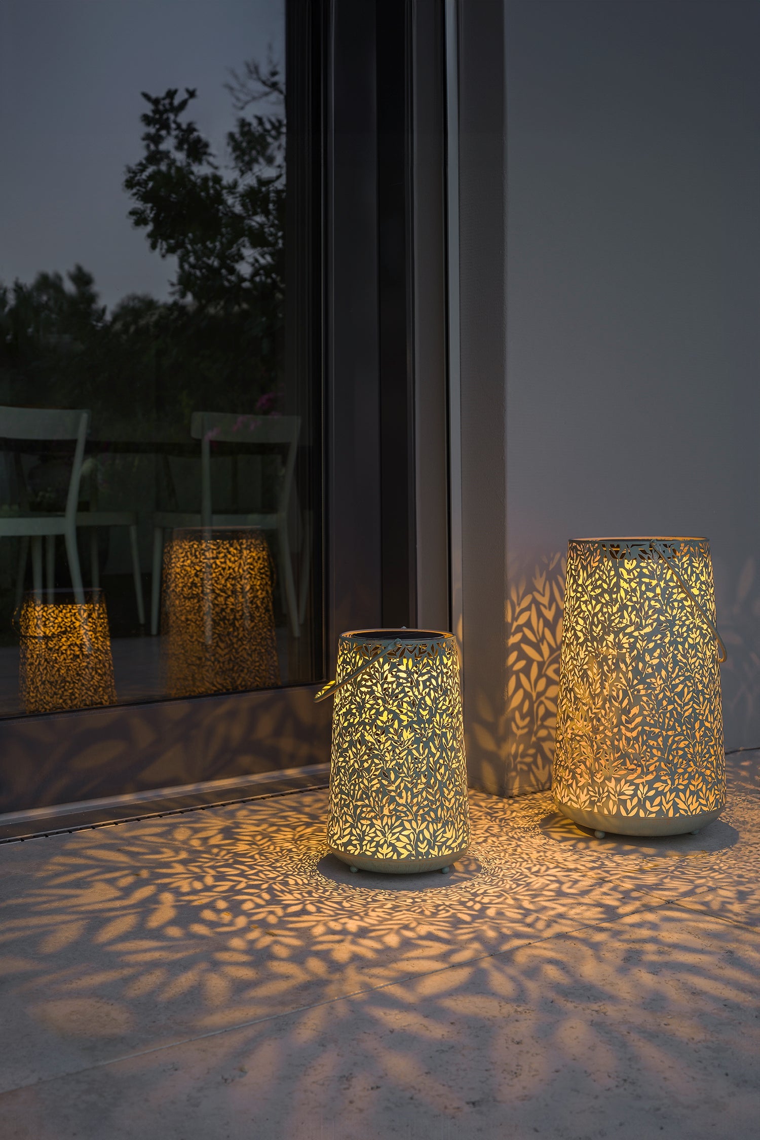 Solar Antic Latern Mistral