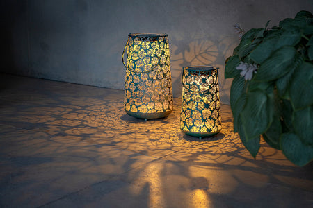 Solar Antic Latern Monstera