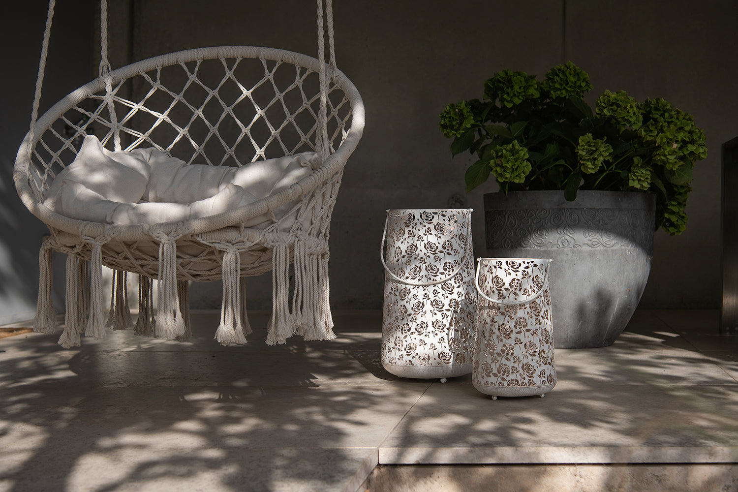 Solar Antic Latern Baccara