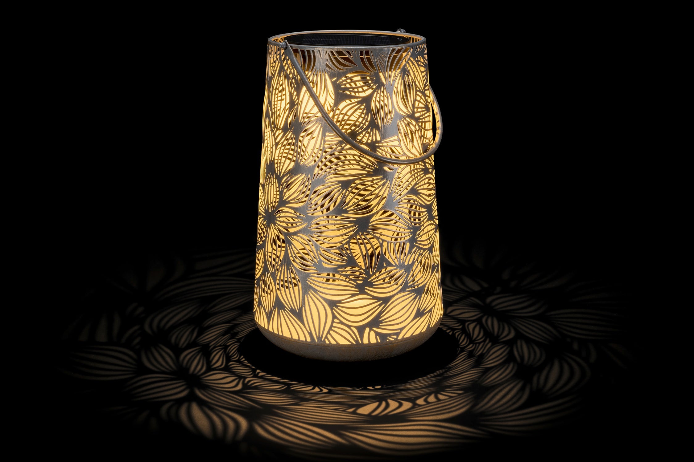 Solar Antic Latern Flora