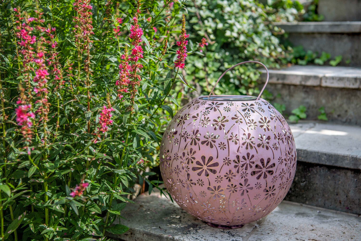 Solar Antic Kugel Blumenwiese