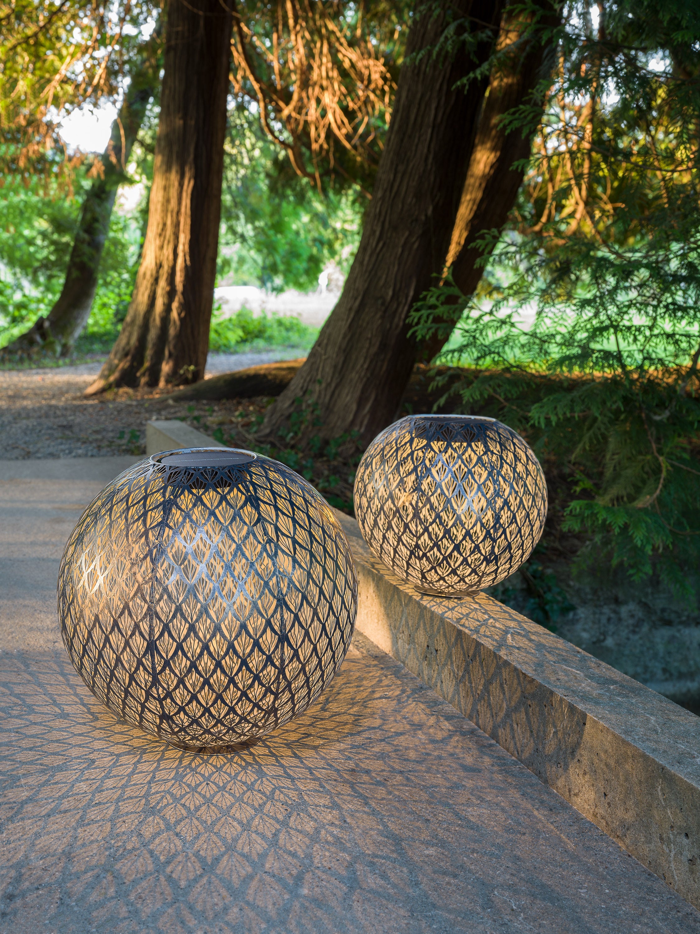 Solar Antic Kugel Emilia