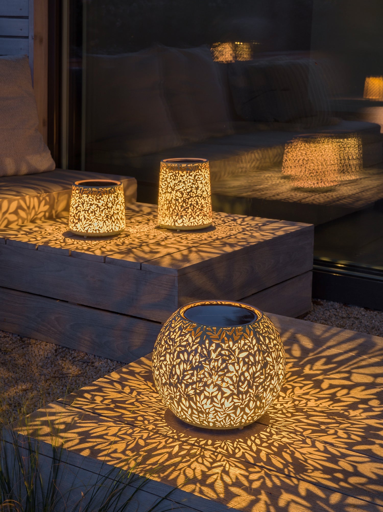 Solar Antic Globe Mistral