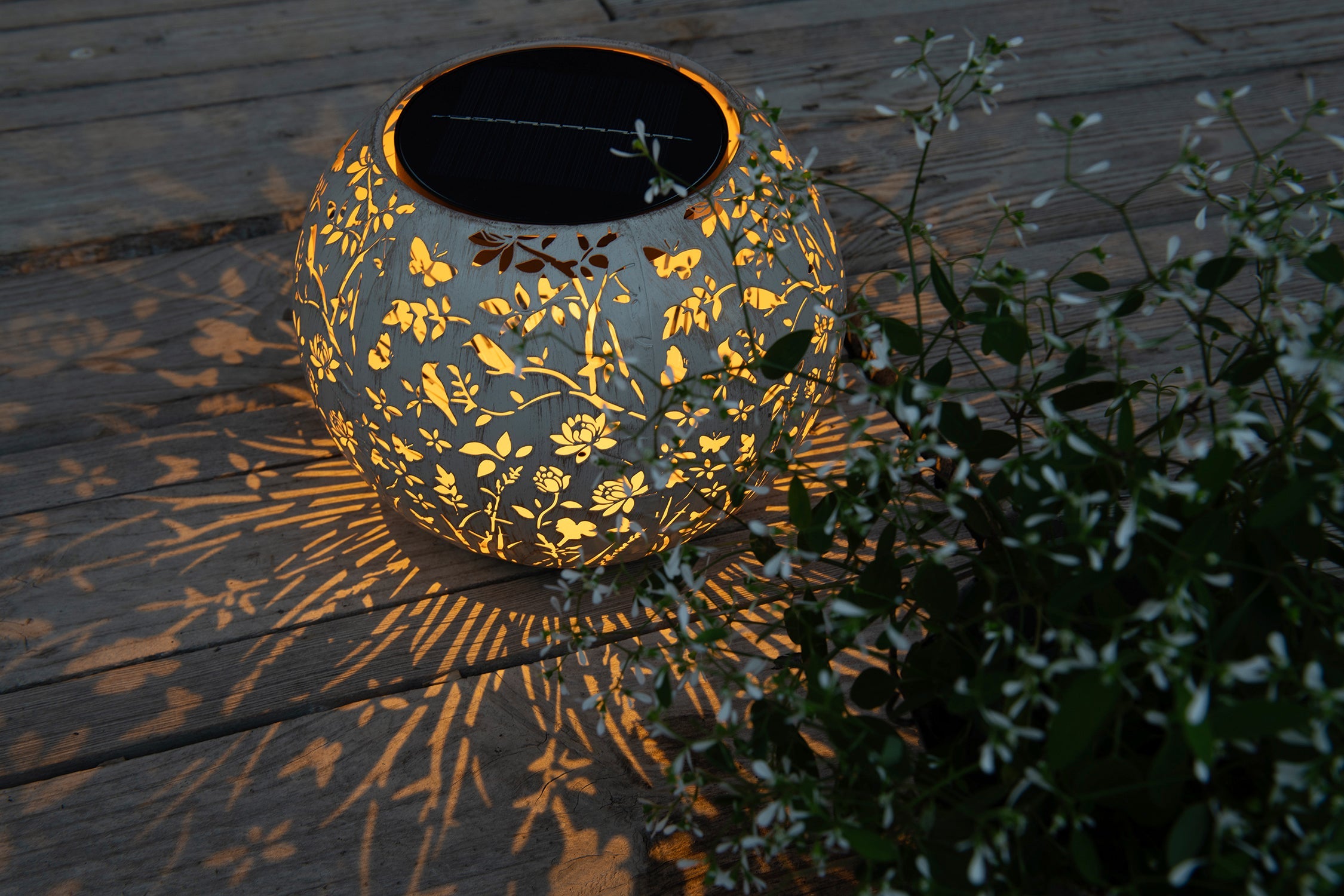 Solar Antic Globe Verana