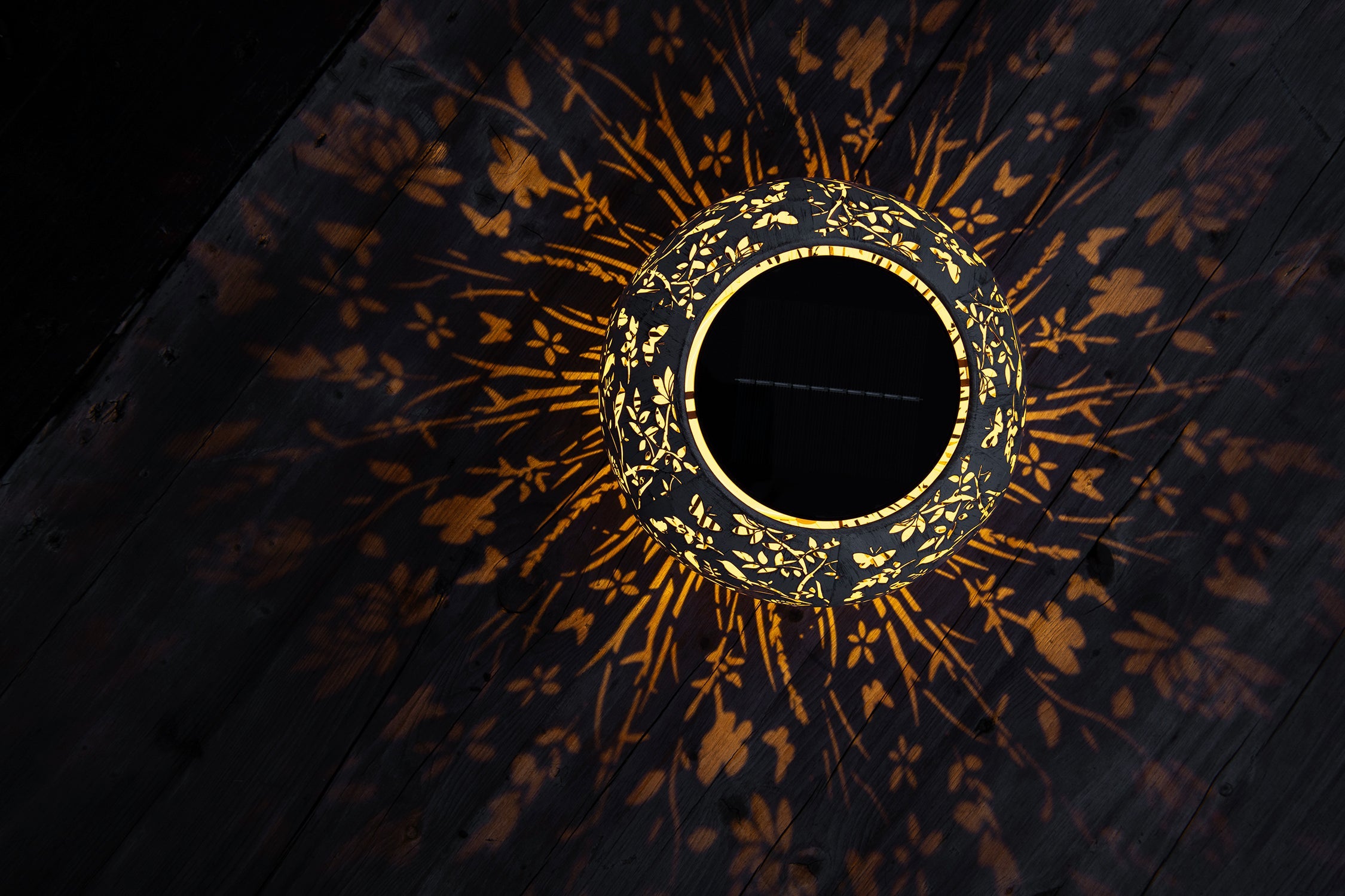 Solar Antic Globe Verana