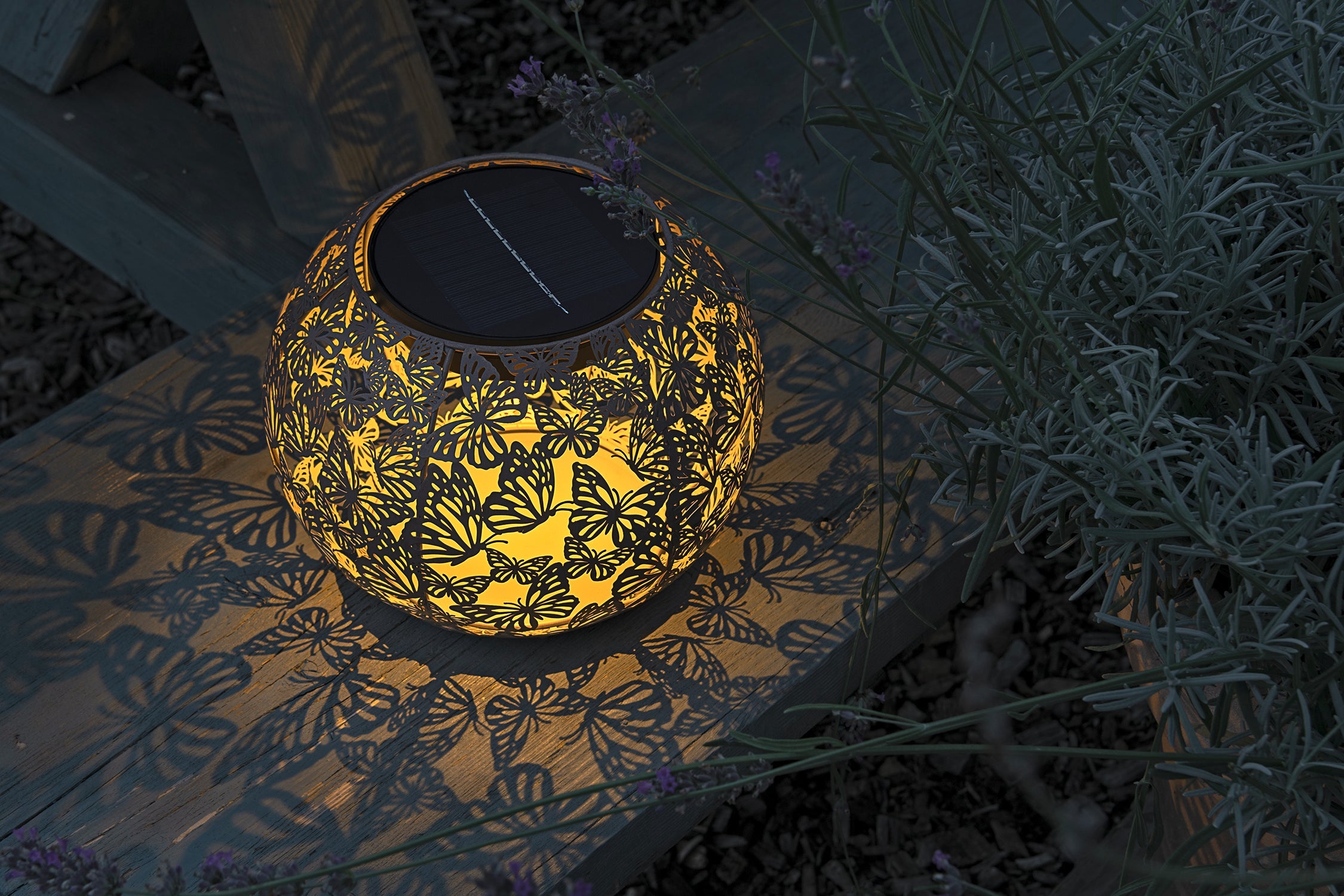 Solar Antic Globe Farfalla