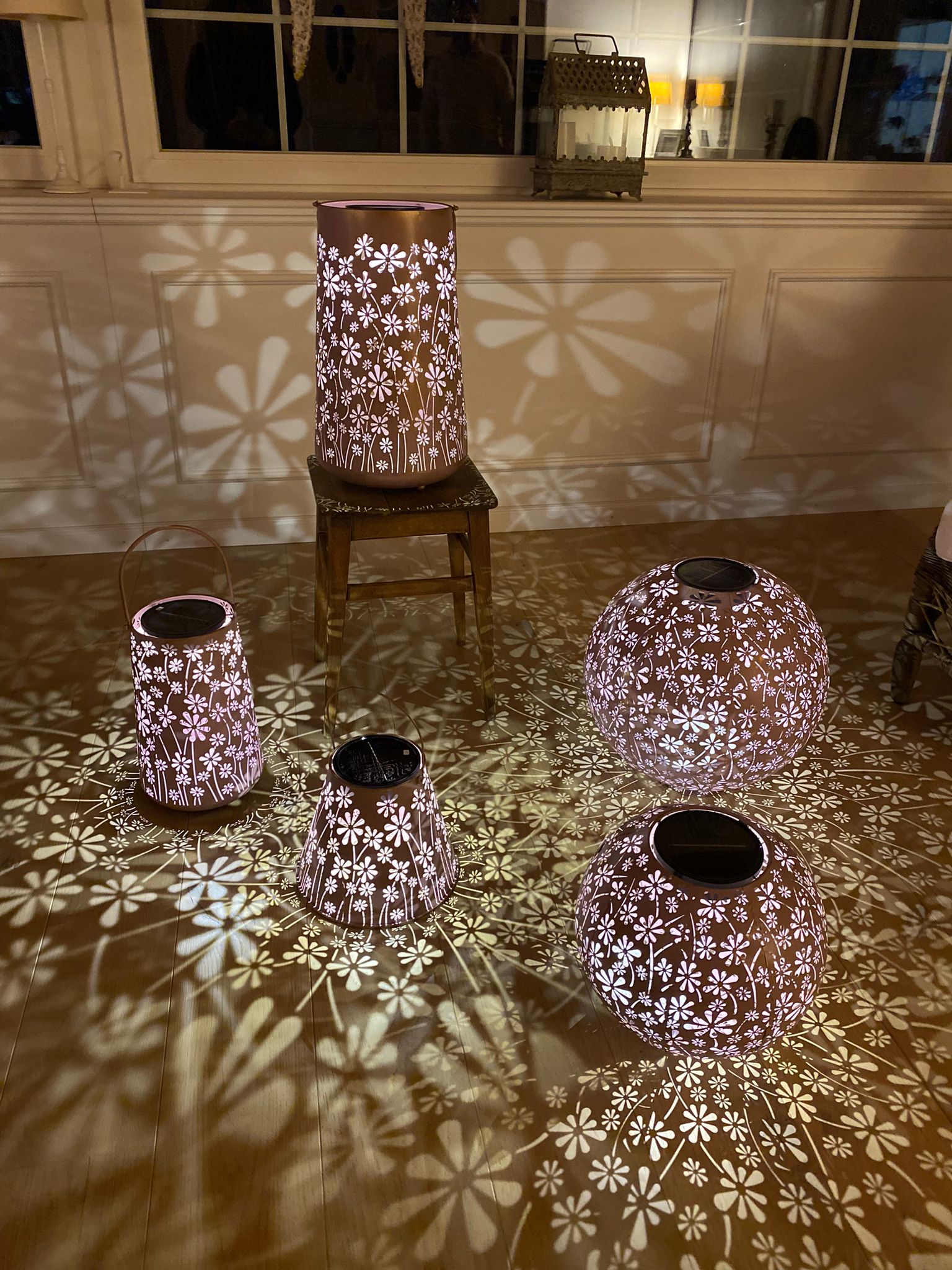 Solar Antic Kugel Blumenwiese