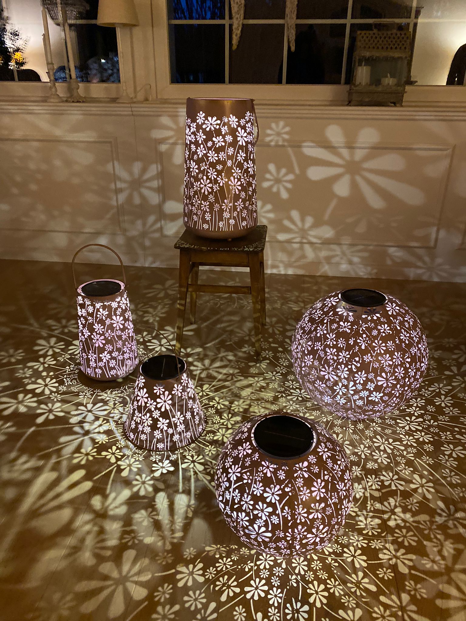 Solar Antic Kugel Blumenwiese